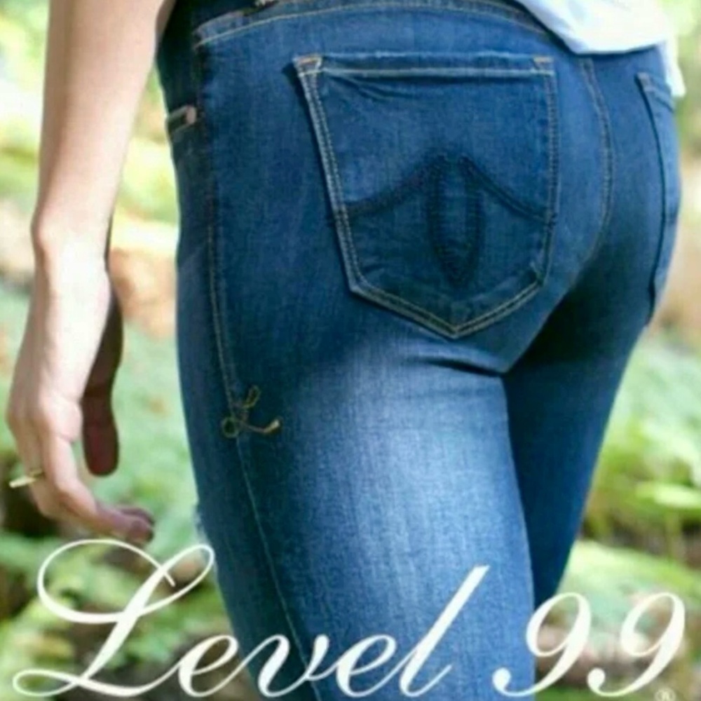 Anthro Level 99 Tanya High Rise Skinny straight Jeans Size 30 As seen Heidi Klum